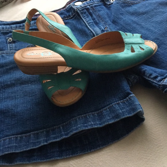 NEW Born Crown sandals - Picture 6 of 8